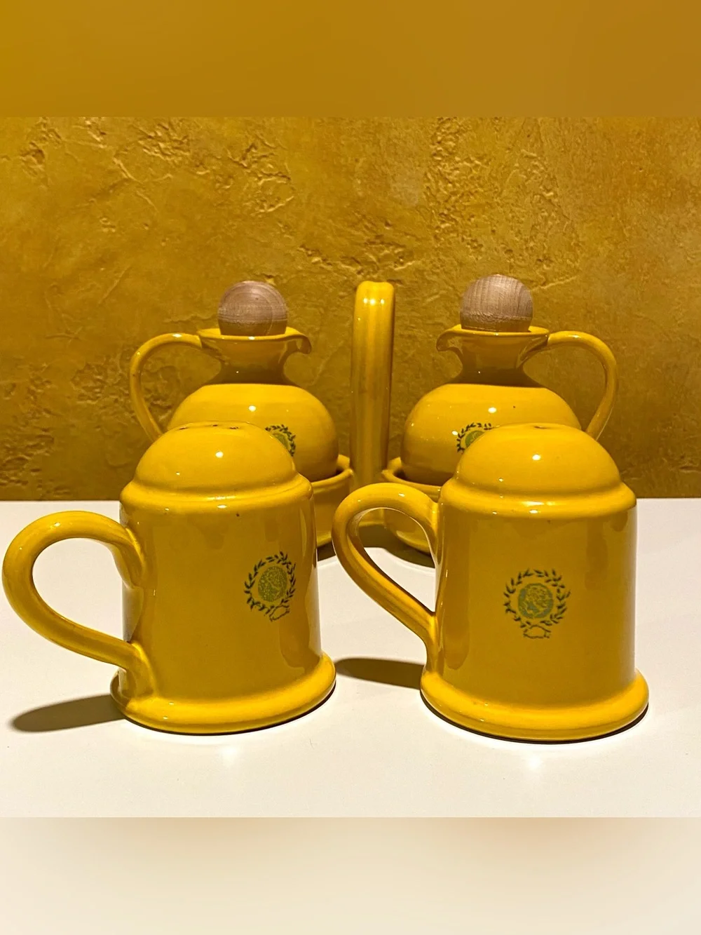 MAMMA RÓ CAMEO COLLECTION CERAMIC CRUET + SALT & PEPPER SHAKER SET, YELLOW